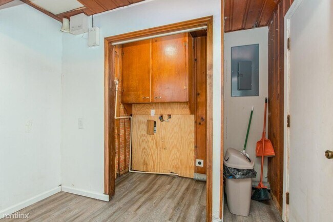 Foto del edificio - 2 br, 1 bath House - 1703 N Weller Ave