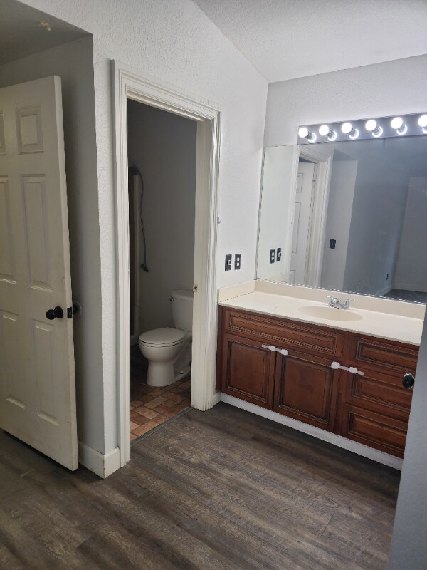 Building Photo - 1450 Busca Dr