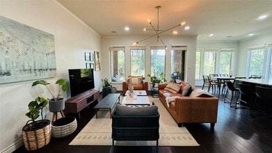 Building Photo - 27 Jonquil Pl