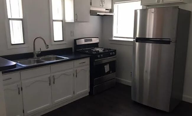 Building Photo - Burlington Bungalows