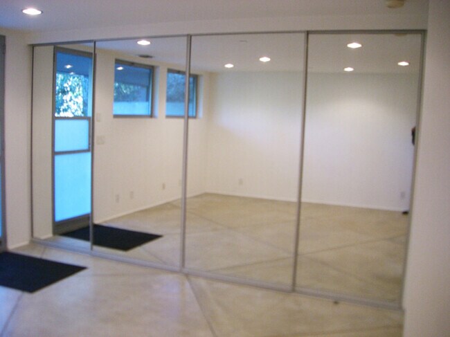 Foto del edificio - 1234 Linda Ridge Rd