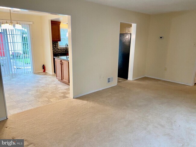 Foto del edificio - 1338 Chapelview Dr
