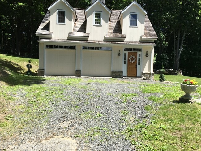 Building Photo - 11 Whisconier Rd