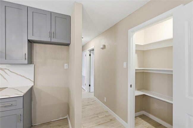 Building Photo - 1841 Twin Oaks