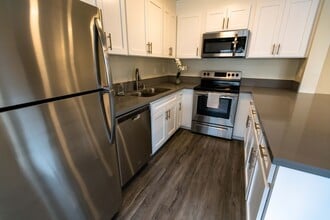 Interior Photo - 1635 North Martel Avenue