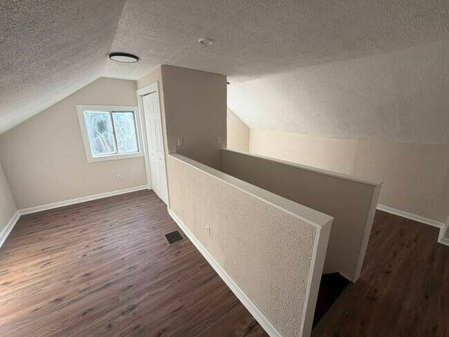 Foto del edificio - Welcome Home! Bright, Spacious, and Ready for New Residents