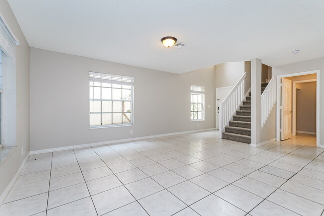 Building Photo - 4124 Pine Hollow Cir