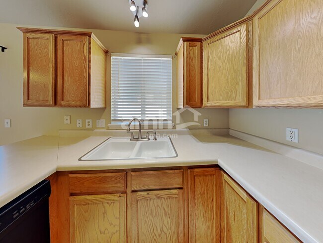 Building Photo - 4342 S Jocelyn Way