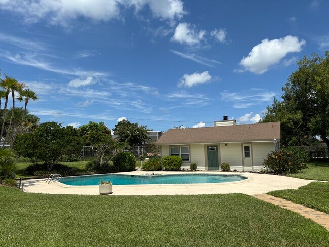 Foto del edificio - 662 Cortez Cir