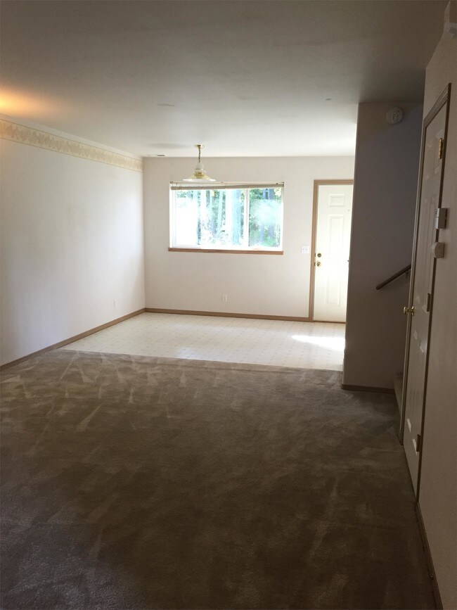 Building Photo - 671 NW Paragon Pl