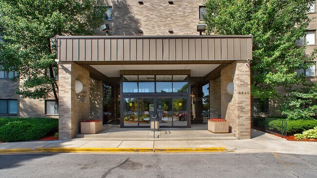 Building Photo - 6340 Americana Dr