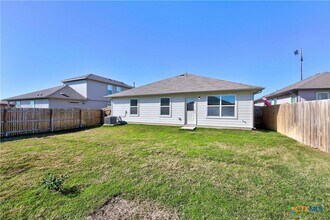 Building Photo - 118 Rochester Ln