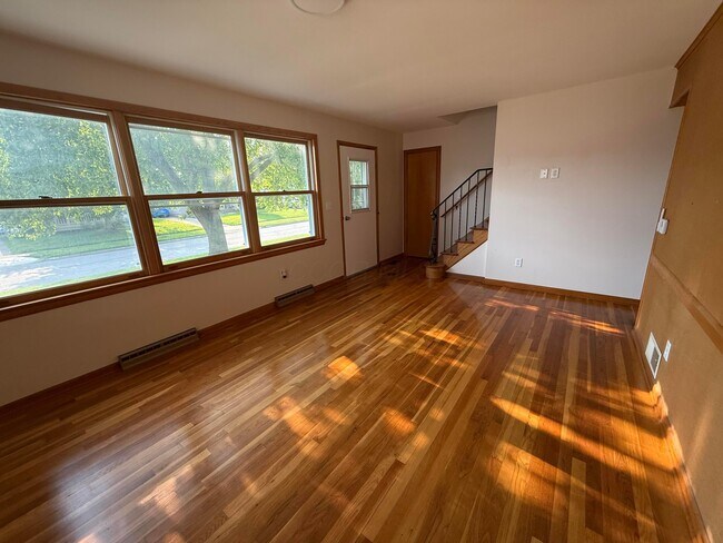 Foto del edificio - 4212 Beechgrove Dr