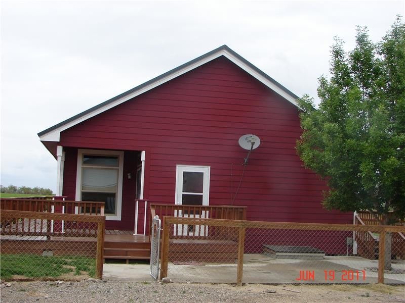 Primary Photo - 421 W River Rd