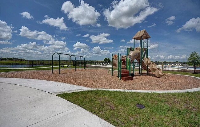 Building Photo - 925 Terra Vista St