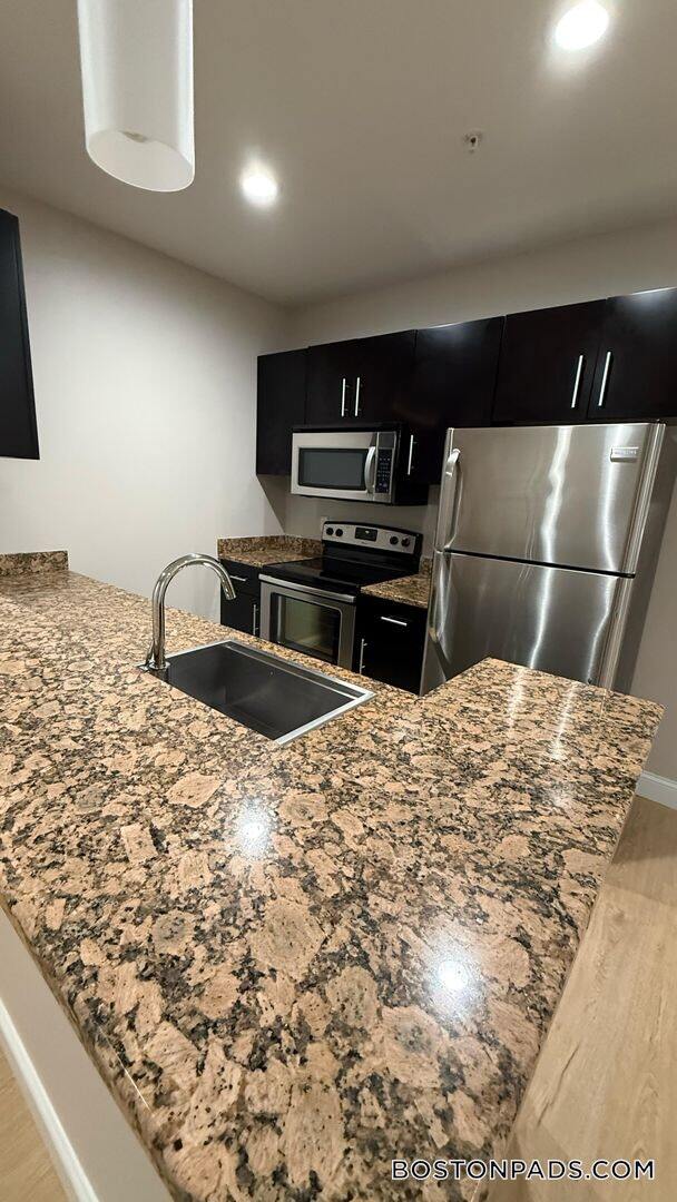 Foto del edificio - 75 S Main St