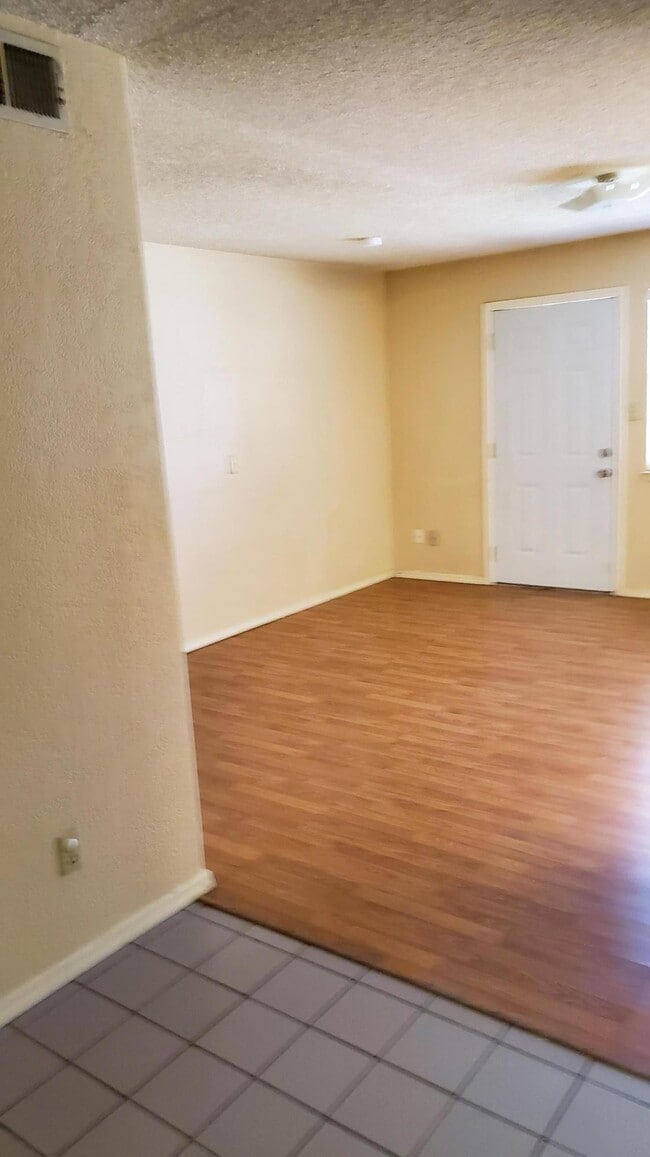 Building Photo - 11316 Lake Nemi Dr