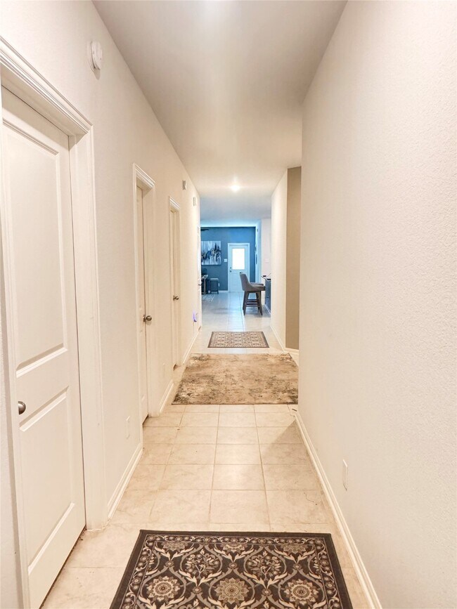 Foto del edificio - 14211 Alberta Spruce Ln