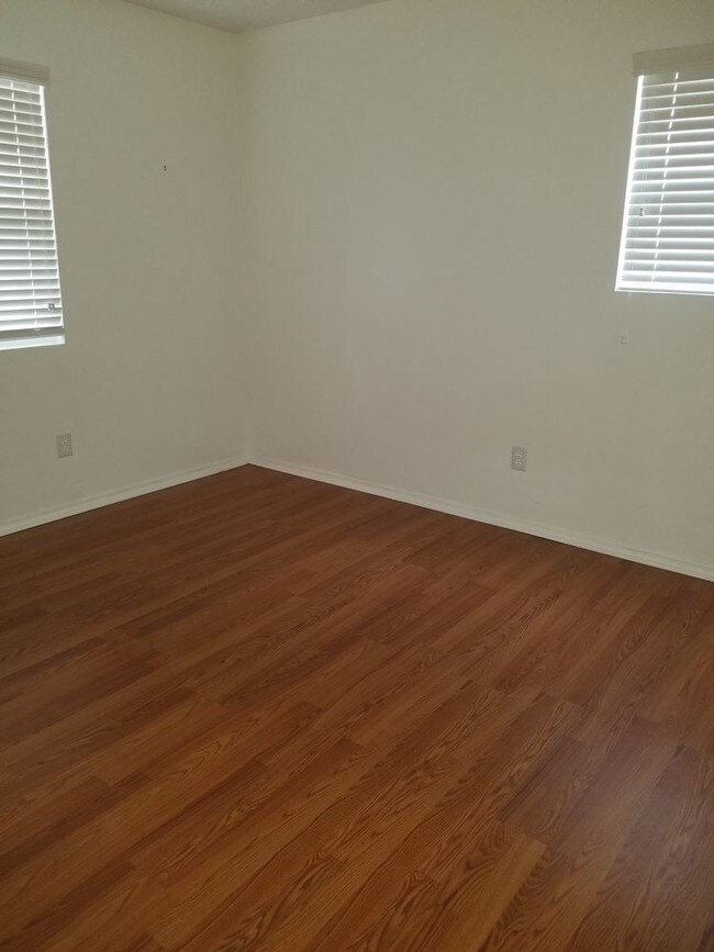 Foto del edificio - 739 Garibaldi St SW