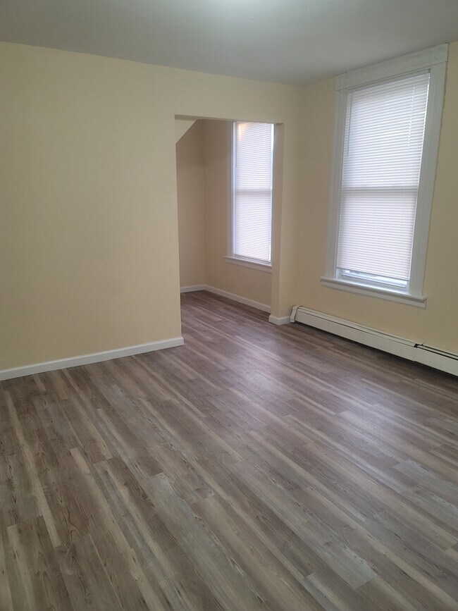 Foto del edificio - 357 Poplar St