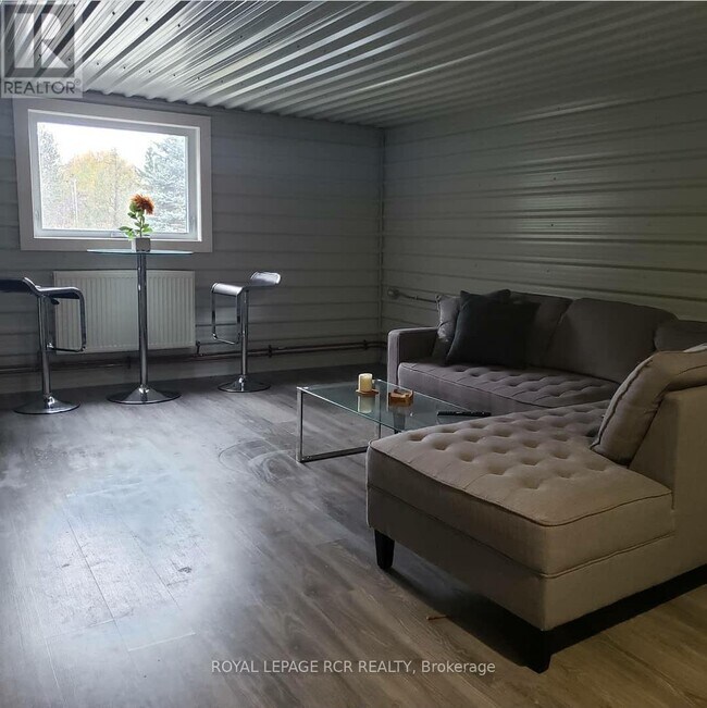 Building Photo - 341 Queensville Sideroad