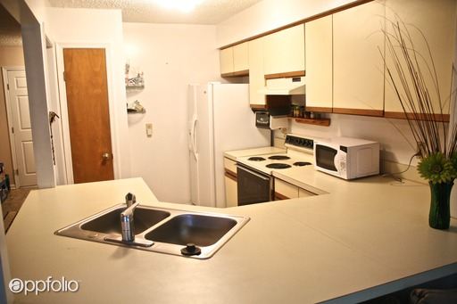 Building Photo - 2313 Merl Cir