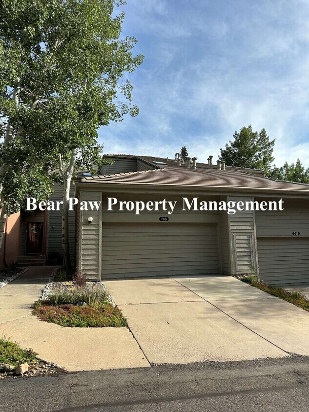 Foto principal - Beautiful Condo in Genesee!!