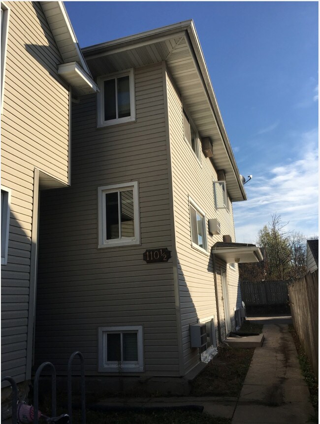 Building Photo - 110 6th Ave SE