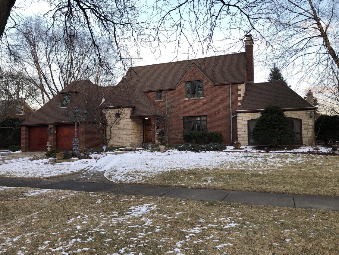 Primary Photo - 107 Beverly Pl