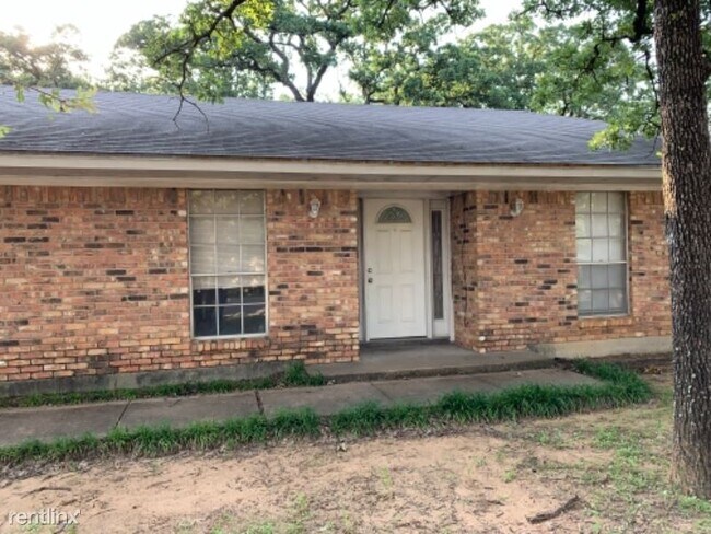 Building Photo - 3 br, 2 bath House - 205 Shady Oak Rd