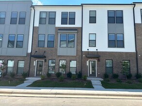 Building Photo - 2806 Kempthorne Rd