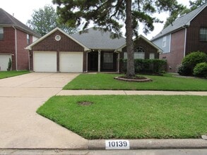Building Photo - 10139 Cedaredge Dr
