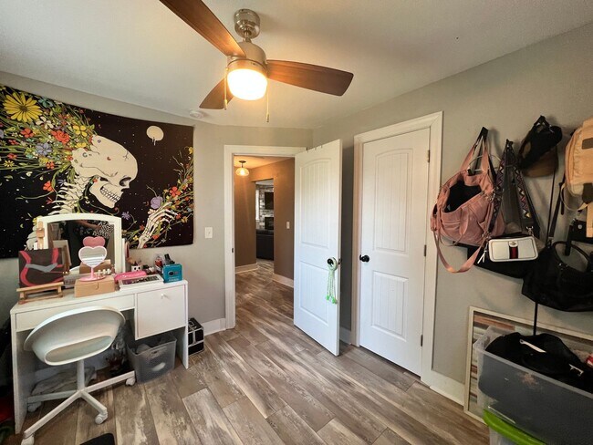 Foto del edificio - Three bedroom home in Norfolk