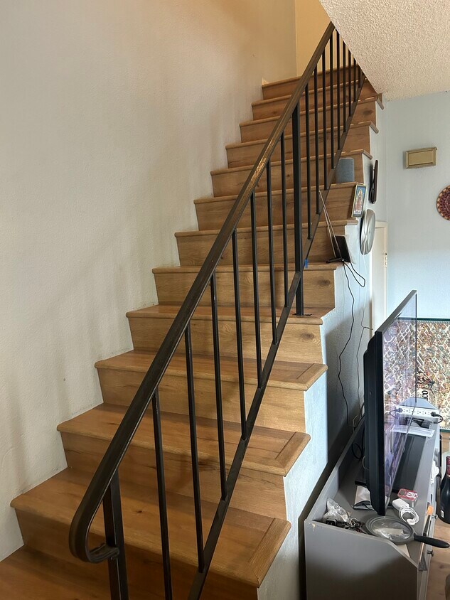 Foto principal - 3054 Gladstone St