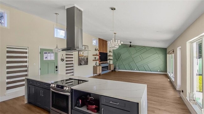 Foto del edificio - 2713 Renatta Dr