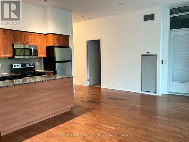 Photo du bâtiment - 215 Fort York Blvd