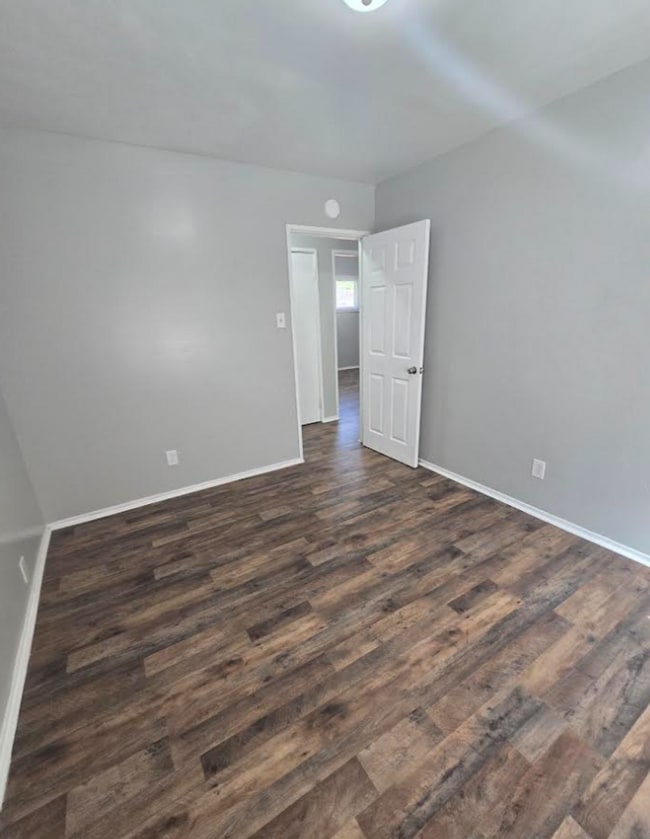 Building Photo - Large Three Bedroom with Bonus Room Single...