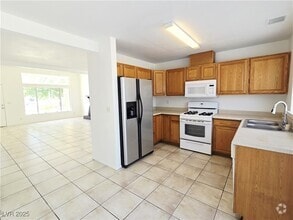 Building Photo - 4205 Newhaven Dr