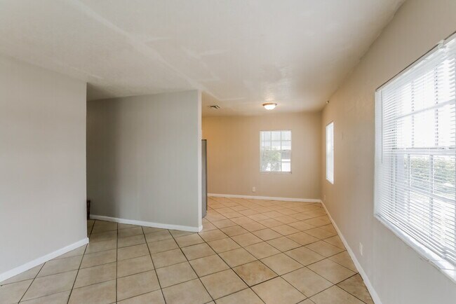 Foto del edificio - 3100 NW 5th Ct