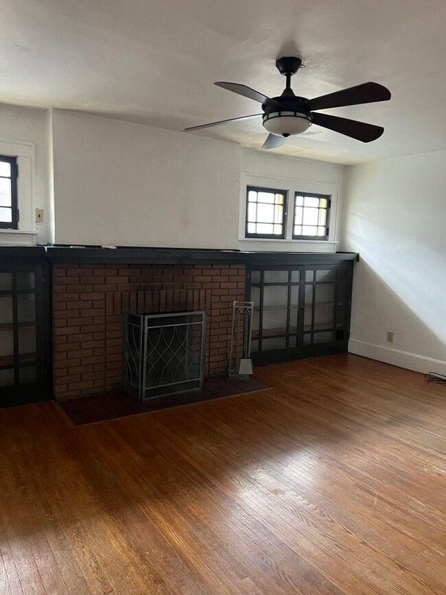 Building Photo - 2 Bedroom w/Partially Finished Basement
