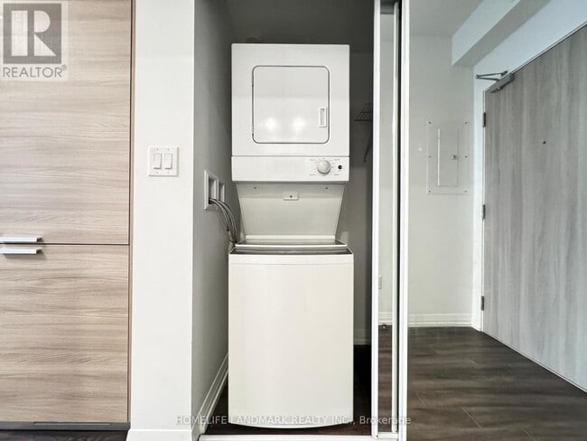 Building Photo - 75 Canterbury Pl