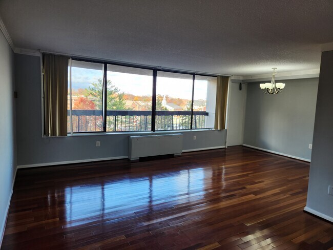 Foto del edificio - 3701 S George Mason Dr