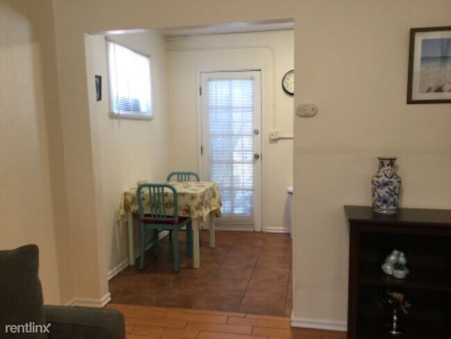 Building Photo - 1 br, 1 bath Apartment - 3717 Boundary St