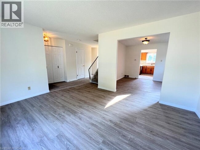 Building Photo - 291 Canterbury Dr