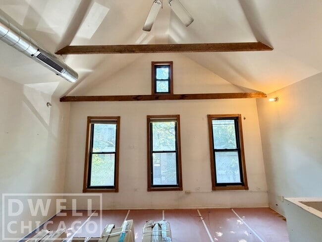 Building Photo - 518 N Hermitage Ave