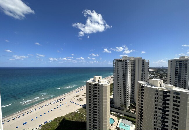 Foto del edificio - 3000 N Ocean Dr
