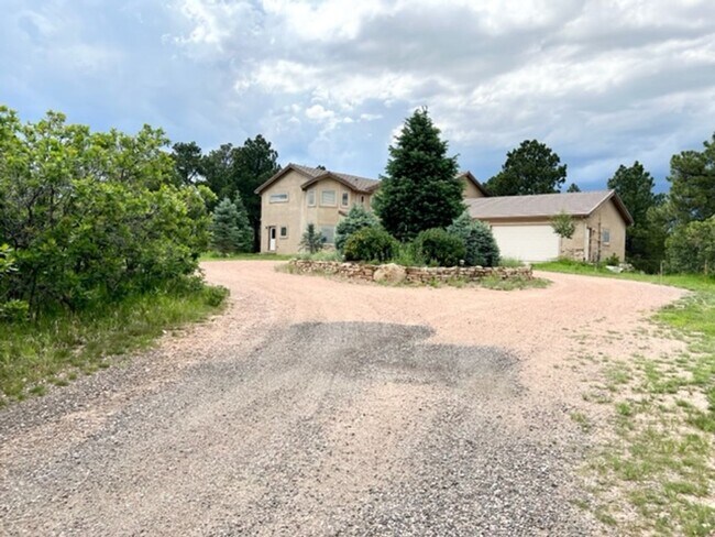 Building Photo - * Rare Find* 5 Bedroom Larkspur Home on 37...