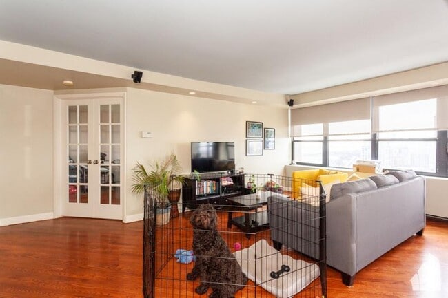 Building Photo - 1 bedroom in Chicago IL 60613