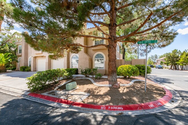 Building Photo - upgraded 3BDRM townhome in Silverado Ranch!