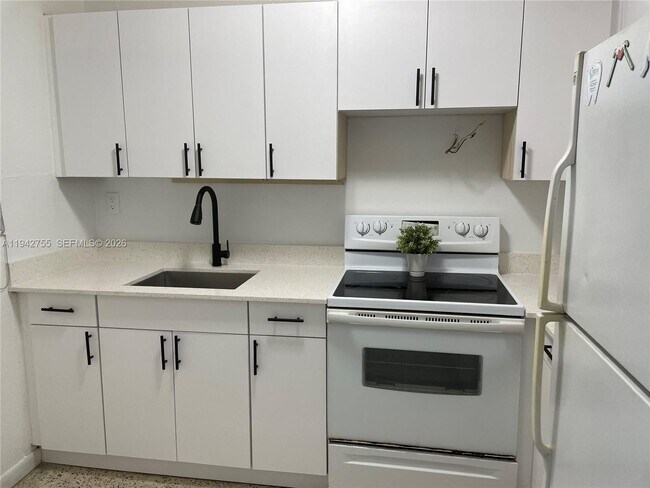 Foto del edificio - 142 SW 18th Ave